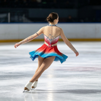 Costume de patinage artistique dégradé rouge et bleu, robe à col halter en maille à manches longues avec strass pour filles et adultes, pour compétition et performance
