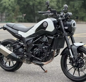 Benelli Leoncino 250 250cc Moto rétro scrambler de style italien classique, idéale pour les débutants et les trajets quotidiens - Product Image 1