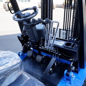 מלגזה דיזל 2 טון, הרמה 3000 מטר, תורן הרמה דו-שלבי חופשי, תא נהג ROPS, צמיגים פנאומטיים/מלאים לנוחות ובטיחות המפעיל - Product Image 5