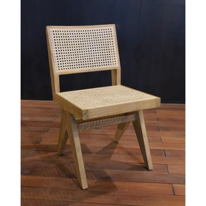 Experimente la elegancia atemporal con la silla auxiliar Anthon de ratán, expertamente fabricada con madera de teca lisa y ratán tejido. - Product Image 5