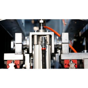 Machine ZY80-1 de moulage par soufflage d'extrusion d'<span class=keywords><strong>occasion</strong></span> 4 <span class=keywords><strong>litres</strong></span>/5 <span class=keywords><strong>litres</strong></span> utilisés pour la bouteille en plastique avec le contrôle de Parison - Product Image 2