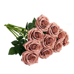 Vente en gros usine – Nouvelle collection de roses artificielles aux couleurs d'automne, bouquet de 7 têtes de roses reines en soie, idéal pour la décoration de mariages, hôtels et salons. - Product Image 1