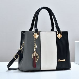 Sac messager rétro en cuir PU pour <span class=keywords><strong>femme</strong></span> SH0009, léger, pliable, résistant <span class=keywords><strong>à</strong></span> l'eau, fermeture éclair, polyester, deux sangles, sac <span class=keywords><strong>à</strong></span> <span class=keywords><strong>main</strong></span> - Product Image 2