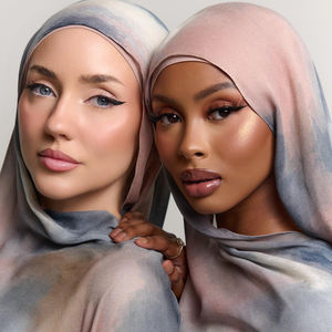 Hijab Long Décontracté de Luxe pour Femmes, Motif Ombre Tie-Dye Effet Aquarelle Marbré - Product Image 4