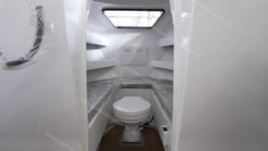 Compacto y Versátil de Aluminio de 6.25m |   Consola Central de 150 CV con Cabina - Product Image 5