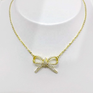 Collar delicado de plata 925 con dijes superpuestos, chapado en oro coreano, con lazo, para niñas, ideal para la amistad o como regalo para mamá en verano. - Product Image 3