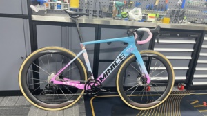 <span class=keywords><strong>Bicicleta</strong></span> de Carretera de Fibra de Carbono Profesional de Alto Rendimiento Personalizable para Competiciones de Adultos, 24 Velocidades, Transmisión Mecánica - Product Image 3