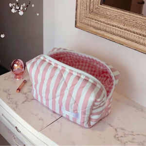 Bolsa de <span class=keywords><strong>Maquillaje</strong></span> Personalizada de Moda al por Mayor, Bolsa de Cosméticos con Cremallera, Acolchada, Rosa, a Rayas, Ecológica, para Niñas - Product Image 1