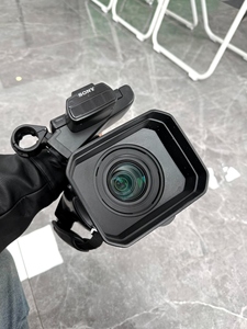 Caméra portable Sony HXR-NX100 NXCAM pour la vidéographie de réunions, d'événements et de mariages, 90% neuve - Product Image 4