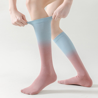Chaussettes de compression montantes en nylon à séchage rapide, tricotées à plat, personnalisées, tie-dye, pour cyclisme, élastiques, vente en gros, chaussettes de luxe tie-dye