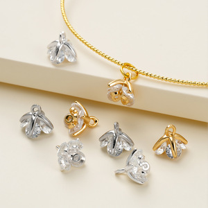 Breloques Fleur en Cristal Plaqué Or 18K avec Zircon Incrusté Griffe pour Bijoux DIY Collier Bracelet Accessoire Unisexe Usage Quotidien - Product Image 1