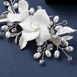 Nueva moda para mujer, pinzas para el pelo de <span class=keywords><strong>flores</strong></span> de cerámica chapadas en oro, tocado de <span class=keywords><strong>novia</strong></span> de boda y accesorio de graduación, Material de aleación al por mayor - Product Image 4