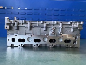 Ensemble de culasse de moteur diesel de voiture turbocompressé à quatre cylindres en ligne AHH/DW10 1.9D pour <span class=keywords><strong>Citroen</strong></span> Jumpy III Bus - Product Image 4
