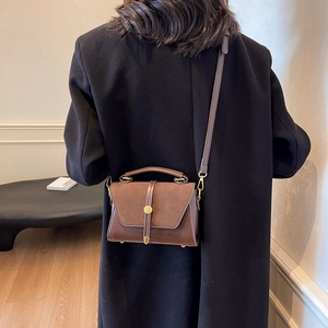 Questa è una borsa a tracolla casual, alla moda e di alta qualità per le donne, che non è di solito in evidenza. Nuovo Stile Coreano 2024 per Singoli - Product Image 4