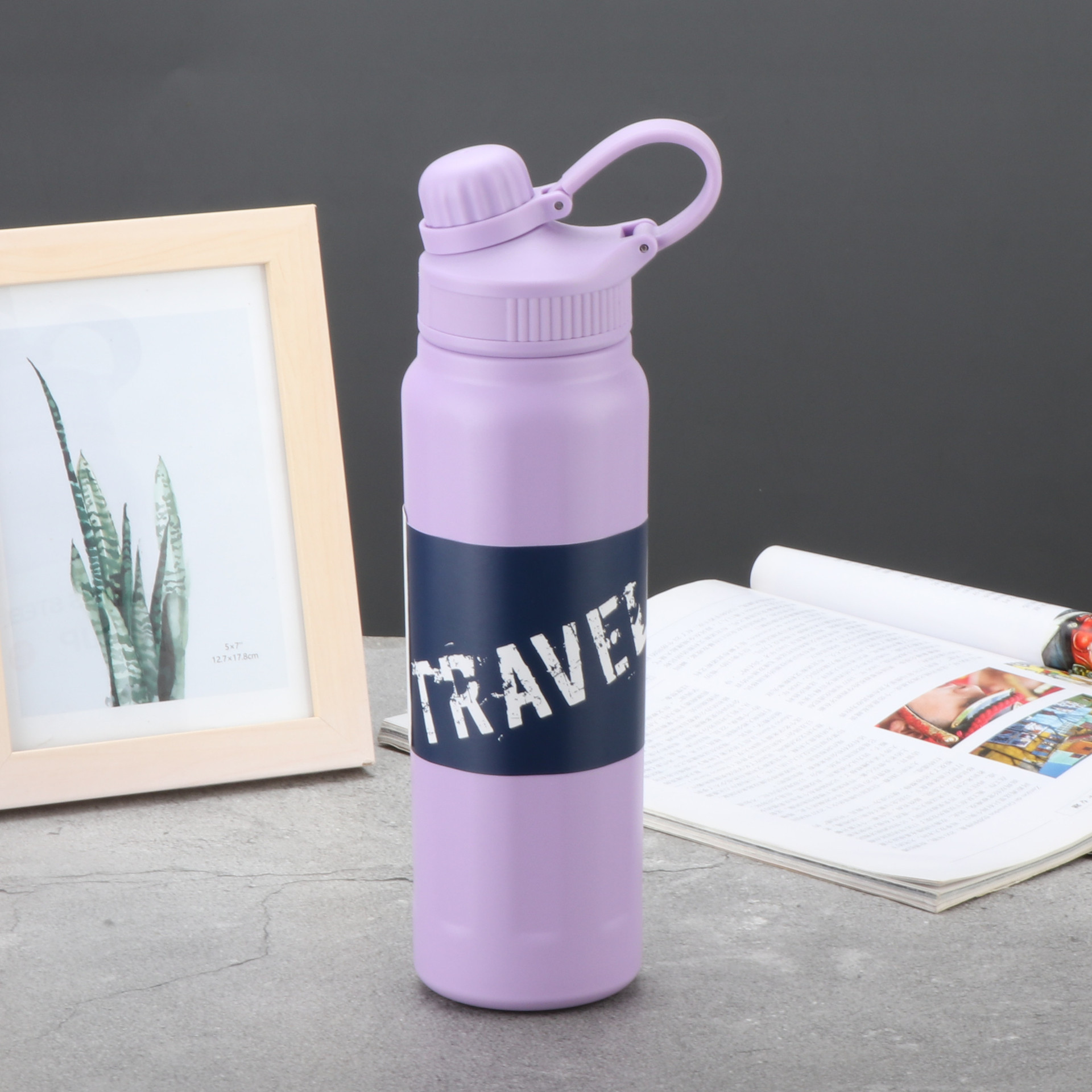 Plastique pulvérisé violet