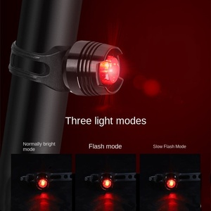 Casco LED de aleación de aluminio recargable para bicicleta, luz brillante de rubí para bicicleta de montaña, lámpara trasera de advertencia con batería de gancho de liberación rápida - Product Image 2