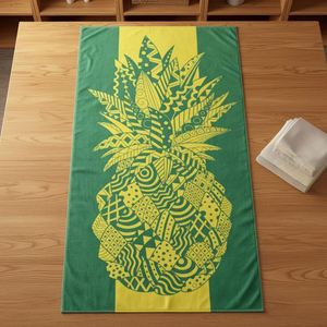 Serviette de plage moderne tropicale ananas bleu - Légère et portable pour l'été, sac inclus - Product Image 3