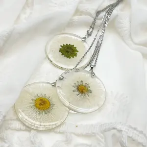 Wedding Party Jewelry Dainty White Daisy Dried Flower Round Resin Handmade Necklace Bridal Gift For Women