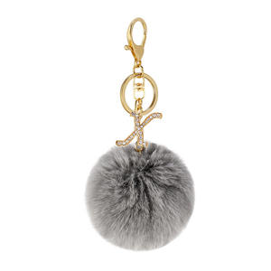Llavero con Pompón <span class=keywords><strong>de</strong></span> Piel Sintética para Mujer, LLavero con 26 Letras en Inglés, Bola <span class=keywords><strong>de</strong></span> Piel Sintética <span class=keywords><strong>de</strong></span> Conejo con Diamantes <span class=keywords><strong>de</strong></span> Imitación, 8cm, Nuevos Diseños Populares - Product Image 6