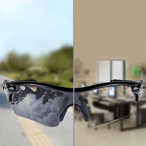 แว่นตาขี่จักรยานโพลาไรซ์สำหรับผู้ชายและผู้หญิงแว่นตาขี่จักรยานโพลาไรซ์โฟโตโครมิก TAC แบบปรับโลโก้ได้ตามต้องการ - Product Image 3