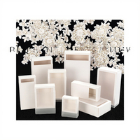 Bolsas de Regalo de Cartón Kraft Reciclado Impresas Personalizadas, Base Cuadrada Blanca y Negra con Lámina Dorada, Tamaño y Logotipo Personalizados, Empaque para Regalos