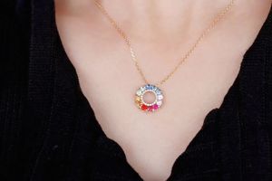 Collier pendentif Xinfly Fine Jewelry en or blanc 18 carats avec saphir arc-en-ciel et diamant - Product Image 3