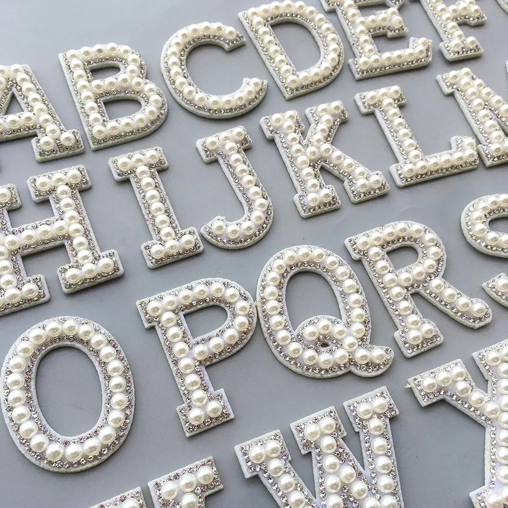 Custom Pearl Rhinestone Palabras Alfabeto Hierro en letras Parches 3D Pearl Letter Parches