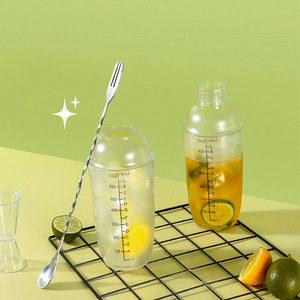 Clear Graduated Cocktail Shaker 700Ml With Lemon Muddler Set For Bar Use - Product Image 3