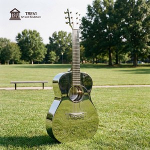 Escultura de Guitarra de Acero Inoxidable Pulido Espejo de Arte Moderno para Decoración de Jardín Exterior - Product Image 2