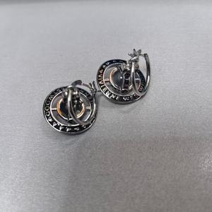 Nouvelle Collection 2025 : Boucles d'oreilles pendantes Saturne 3D en Zircon Argenté, Collaboration Reine Mère Nana Vivienne, Luxe Léger, Exquises et Tendance - Product Image 1