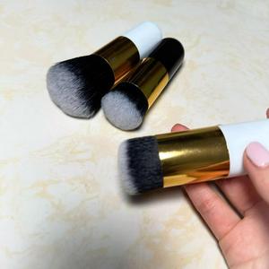 Commercio all'ingrosso BB CrBuilding Kabuki pennello Kabuki stampato a mano Set di pennello per <span class=keywords><strong>fondotinta</strong></span> in plastica sintetica manico cosmetici - Product Image 5