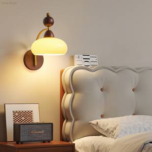 Lámpara de Pared LED de Hierro de Estilo Retro Moderno con Pantalla de Vidrio, Regulable, Alto CRI 80, Apta para Sala de Estar - Product Image 1