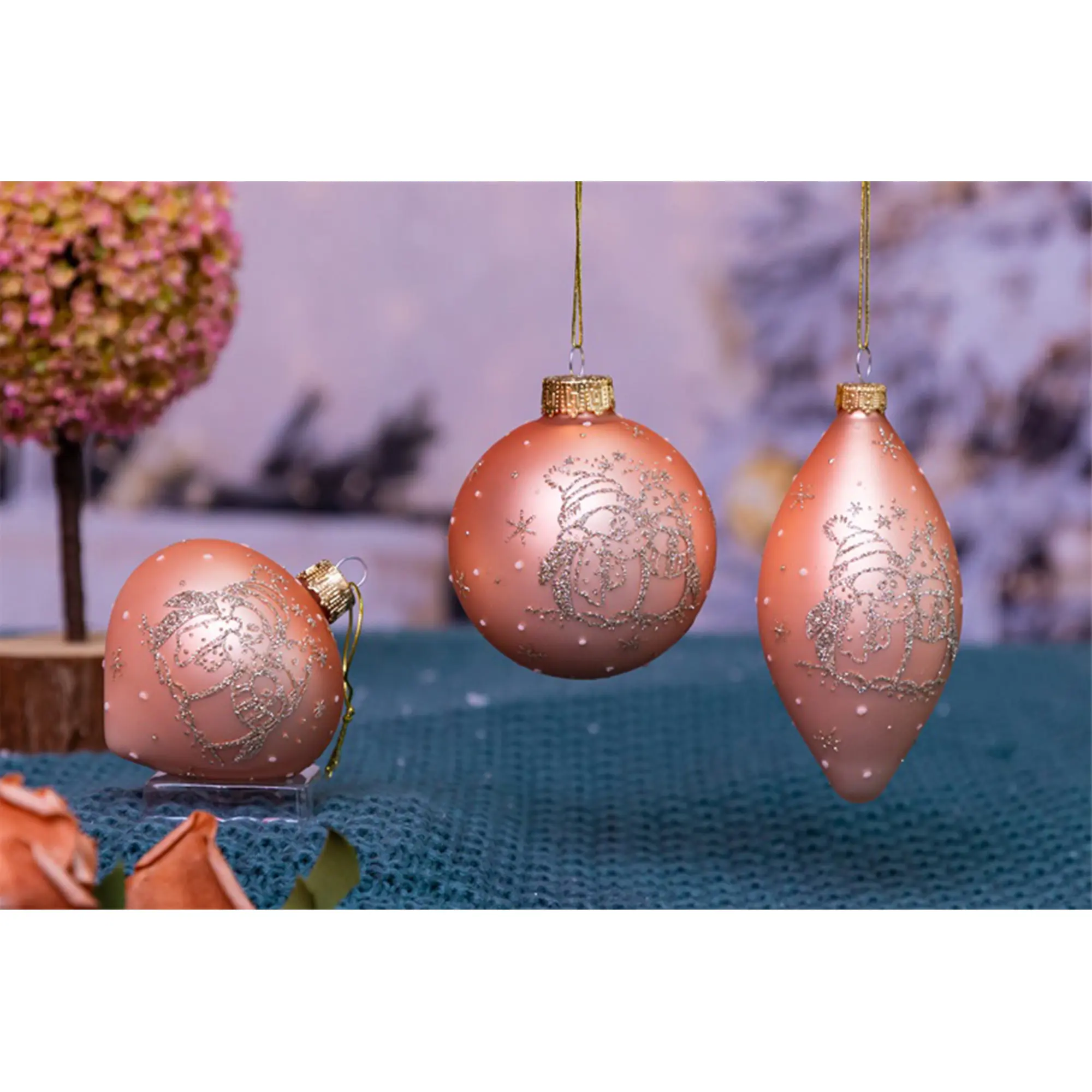 Taille personnalisée OEM verre d'oignon soufflé à la main boule personnalisée ornements de Noël couleur orange décoration ronde de l'arbre de Noël