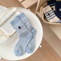 Chaussettes bleu marine rétro à motif brodé pour femmes et filles, chaussettes de dessin animé, chaussettes amples rayées beiges