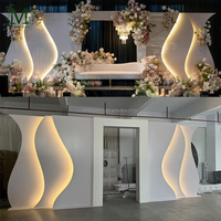 Fournitures de fête personnalisées, toile de fond de mariage moderne, forme de vague blanche, PVC 3D, décoration de scène de mariage avec lumière LED