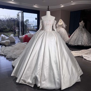 Wx362 Ivory Satin Modern Ball Gown <b>Wedding</b> Dress Appliques Sweetheart Neckline Chapel Train Floor-Length Handmade Lace Waist - Product Image 2