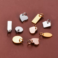 Logo gravé étiquette breloques coeur blanc acier inoxydable PVD plaqué or bijoux Logo étiquettes bracelet à breloques pendentifs personnalisés