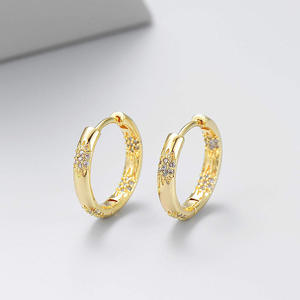 Orecchini a Cerchio E3838 in Oro con Diamanti, Classici Rotondi Taglio Brillante Colore G, Diamanti Naturali per Uso Quotidiano - Product Image 6
