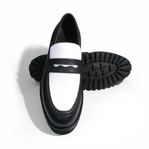 Mocassins rétro pour hommes, style britannique, noir et blanc, à semelle épaisse, rehaussant la taille, confortables et élégants - Product Image 5