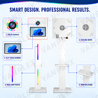Machine de photomaton carrée de 15,6 pouces avec écran tactile DSLR, impression instantanée, lumière LED RVB et GIF Boomerang pour mariages et événements d'entreprise