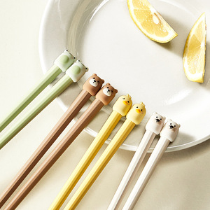 Palillos de dibujos animados LeMeng, paquete de 5 palillos redondos antideslizantes resistentes a altas temperaturas para uso individual, utensilios de servicio para el hogar - Product Image 1