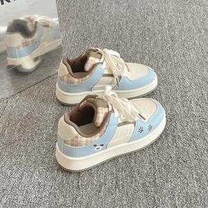 Zapatillas Casuales Estilo Coreano 2026 para Mujer, Zapatos Blancos de Suela Gruesa de Fábrica, Zapatos de Plataforma Combinables con Todo - Product Image 3