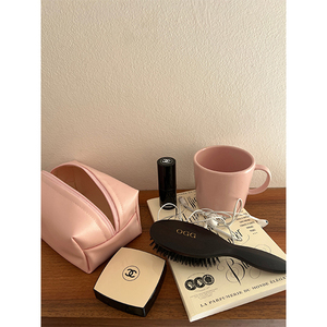 Trousse de beauté OEM en cuir végétalien, sac à maquillage carré avec <span class=keywords><strong>pompon</strong></span>, organiseur de cosmétiques de voyage - Product Image 4