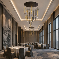Lustre moderne minimaliste nordique décoratif noir et or pour hôtel, villa, luminaire suspendu en acier sur mesure avec tubes décalés