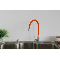 Robinet d'eau froide de haute qualité, robinet de cuisine coloré à col flexible à poignée unique