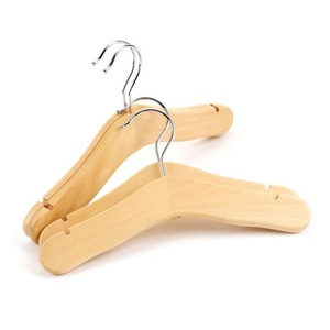 Clips antidérapants de haute qualité personnalisés cintres d'extension de cheveux en bois à un niveau peu encombrant pour garde-robe de salon - Product Image 5