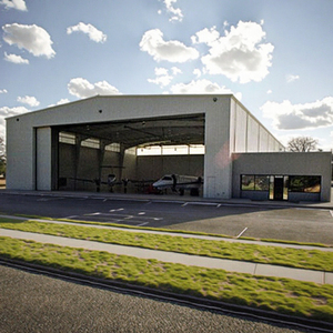 <span class=keywords><strong>Hangar</strong></span> d'aviation de structure en acier de <span class=keywords><strong>prix</strong></span> usine direct avec l'entrepôt de structure en acier de portes faites sur commande - Product Image 1