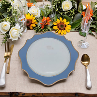 Blue Rim Vintage Romantique Élégant 13 Pouces Couverts De Mariage Assiette À Dîner Plateau De Chargeur En Plastique pour Plats et Assiettes