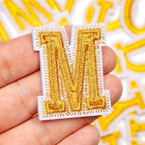 Patch brodé thermocollant en PVC de 4 cm, lettres anglaises A-Z colorées or/argent, pour la décoration de jeans - Product Image 4