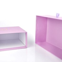 Boîte de rangement rigide rose de luxe pour sac à main, emballage de vêtements pour femmes, boîtes rigides personnalisées en couleur avec logo en relief